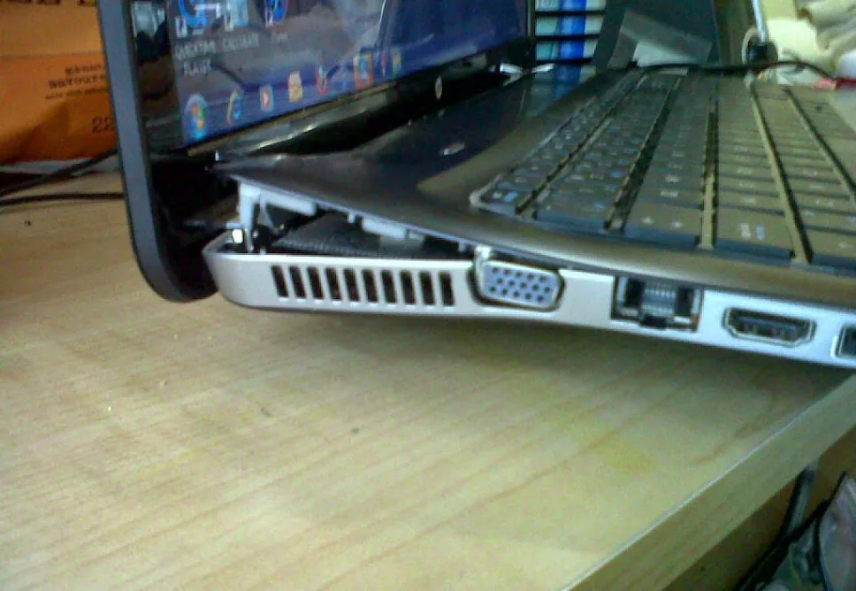 Thay Bản Lề Laptop Quận Thủ Đức