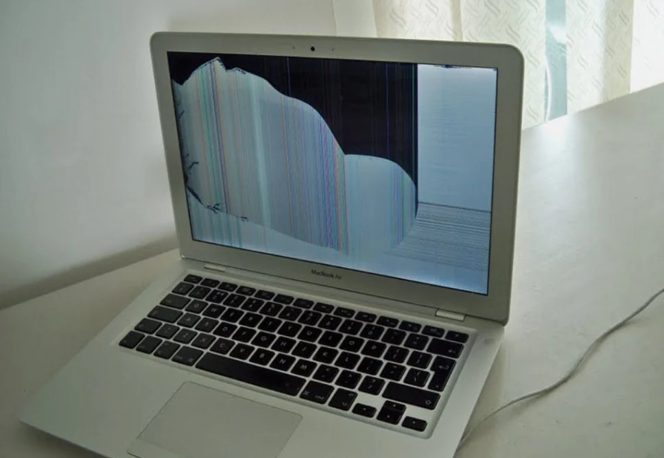 Địa Chỉ Sửa Laptop Bị Vỡ Màn Hình Quận 12 Lấy Ngay