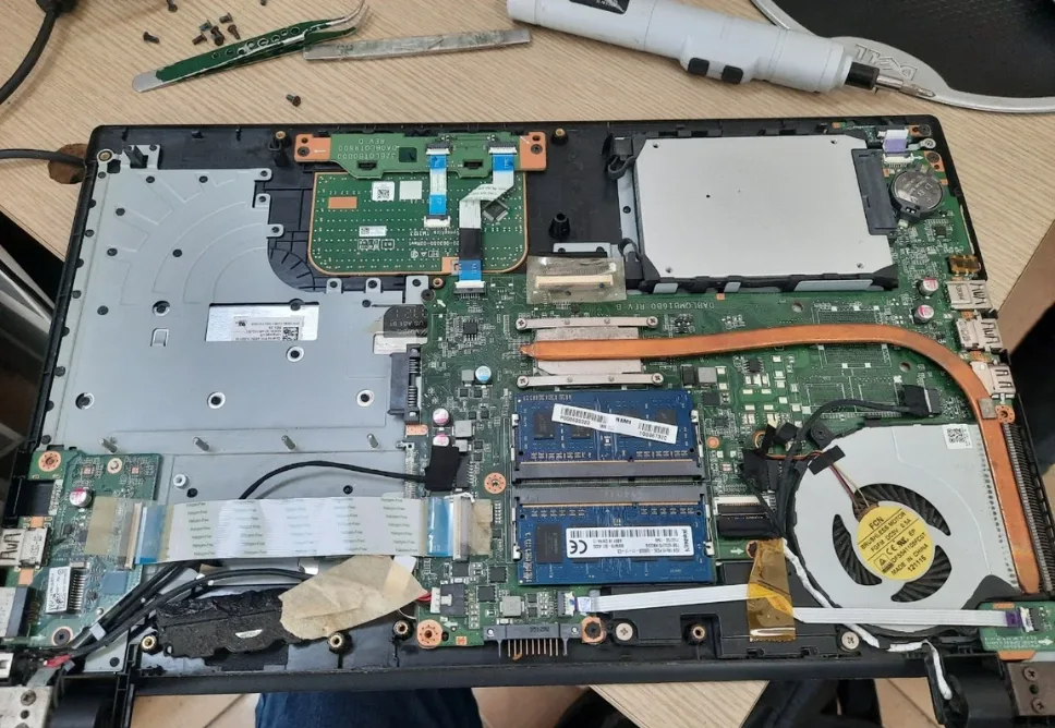 Sửa Laptop Sập Nguồn Đột Ngột Phường An Phú Đông - Quận 12 Cũ