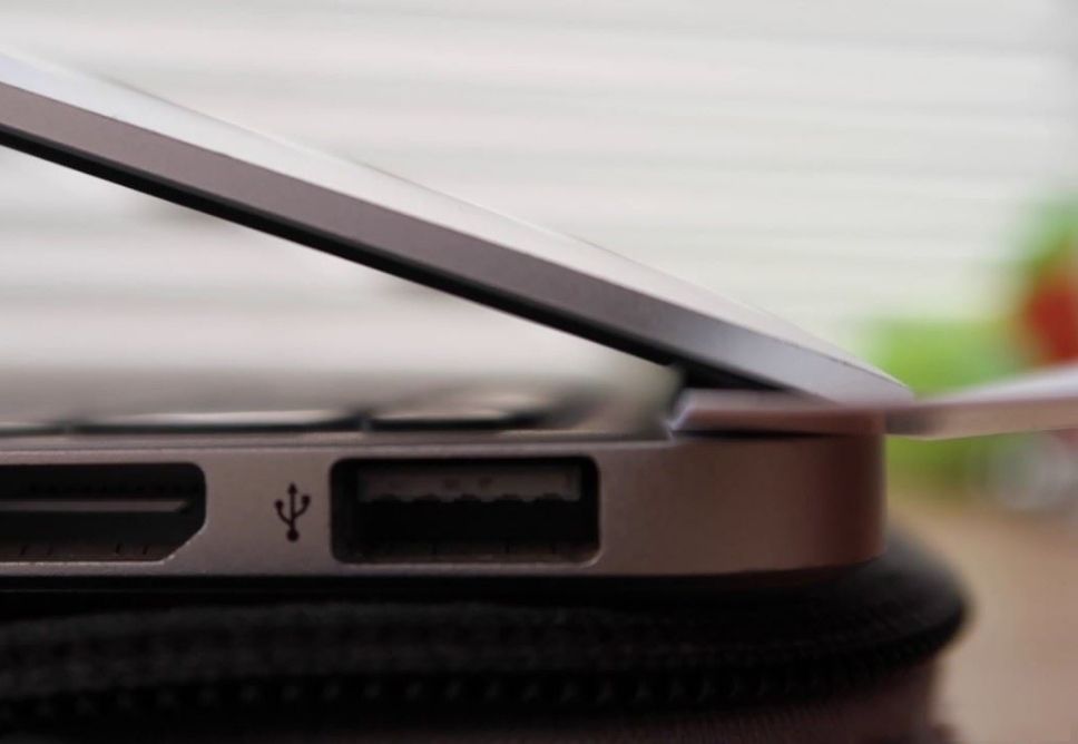 Thay Bản Lề Laptop Quận Gò Vấp Lấy Liền