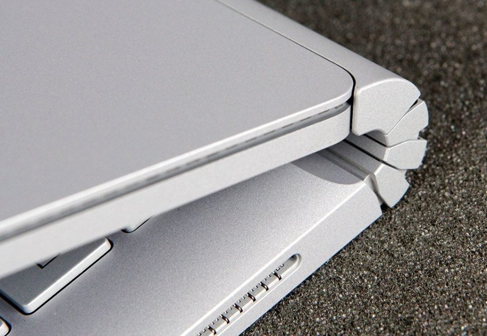 Thay Bản Lề Surface Quận Phú Nhuận Tận Nơi