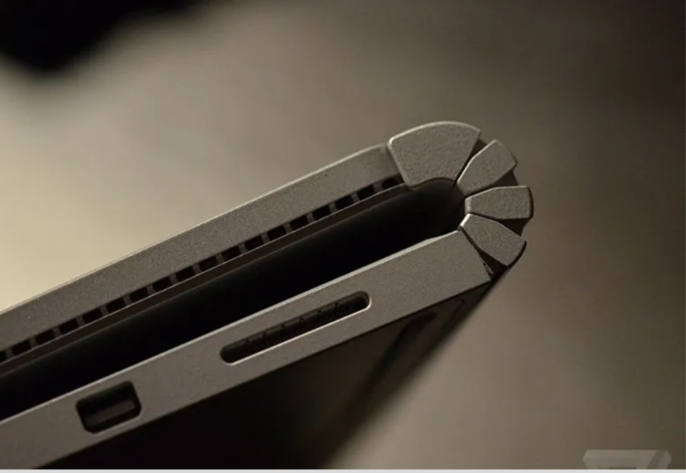 Thay Bản Lề Surface Quận Thủ Đức Tận Nơi