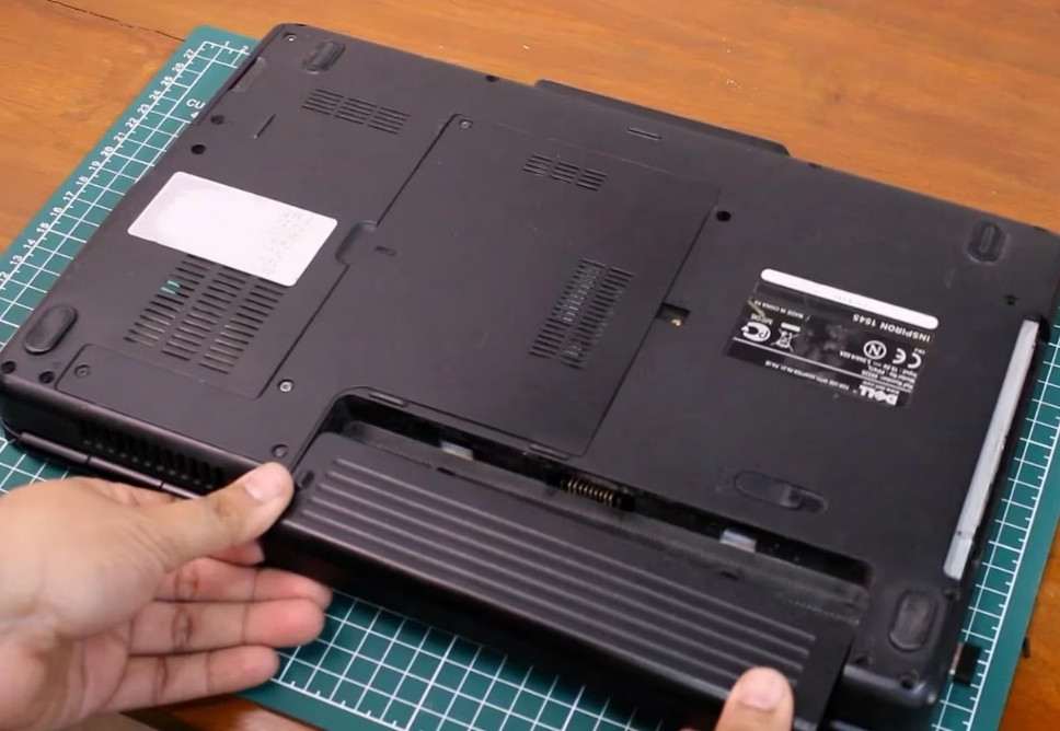 Thay Pin Laptop Tận Nơi Giá Rẻ Ở Quận 10