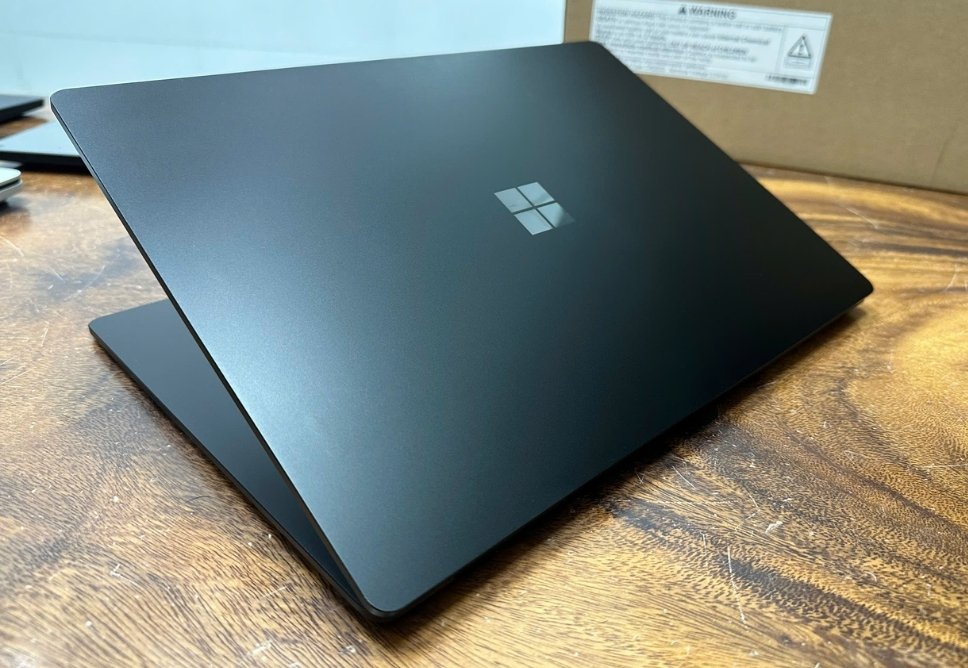 Thay Màn Hình Surface Nhanh Chóng Tại TPHCM