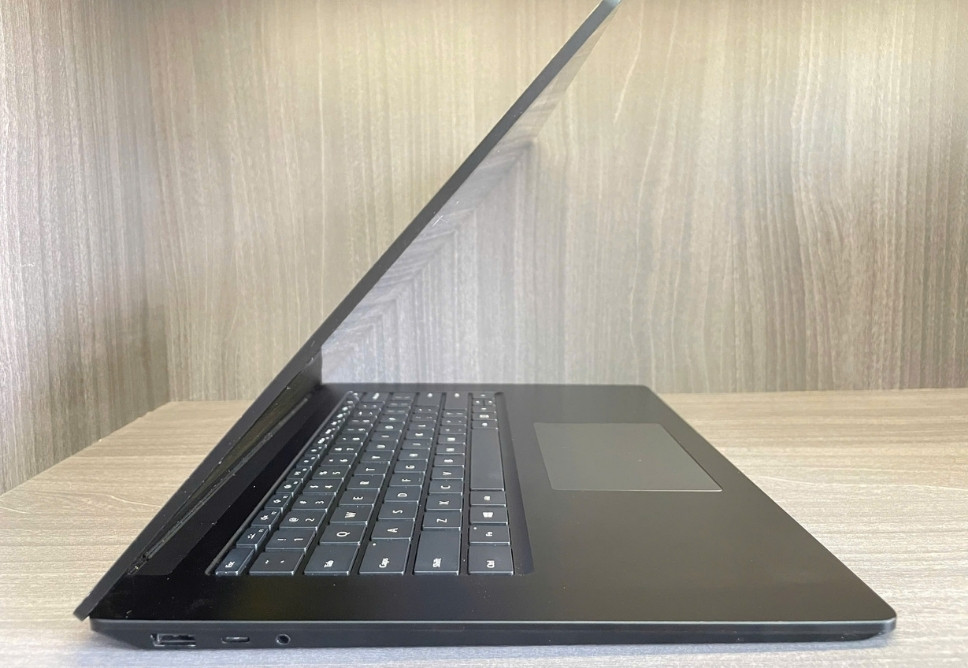 Thay Vỏ Surface Nhanh Chóng Tại TPHCM