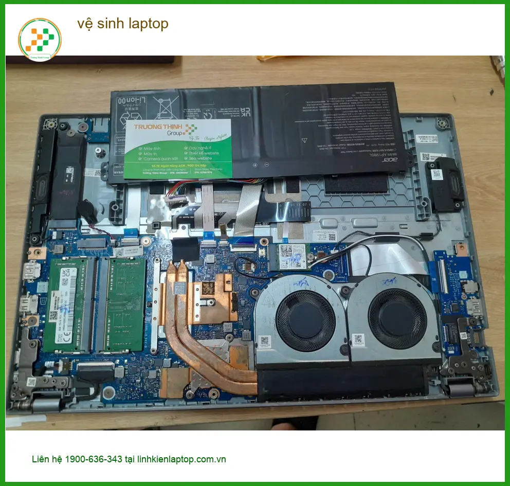 Anh Quang công chức cần vệ sinh laptop Quận Thủ Đức - Dịch vụ uy tín ảnh thực tế 1